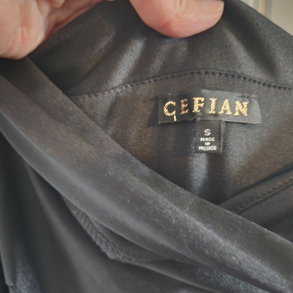 Black One-Shoulder Evening Gown with Side Slit - Picture 4 of 4